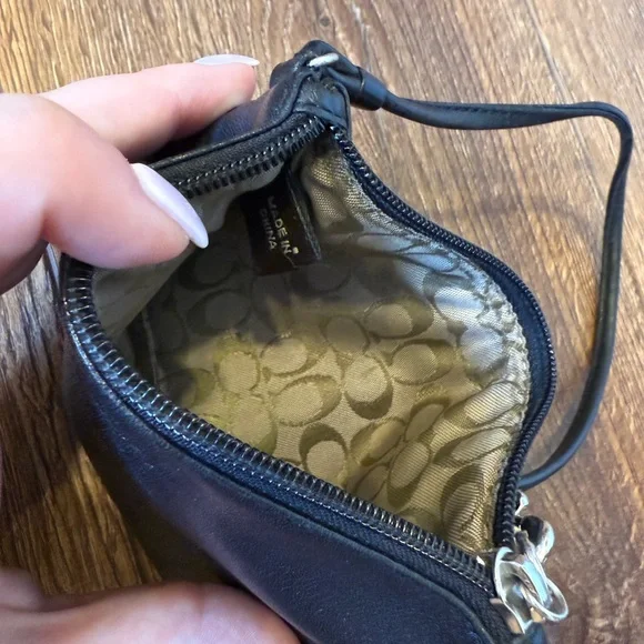 Coach Black Leather Wristlet - Picture 4 of 4